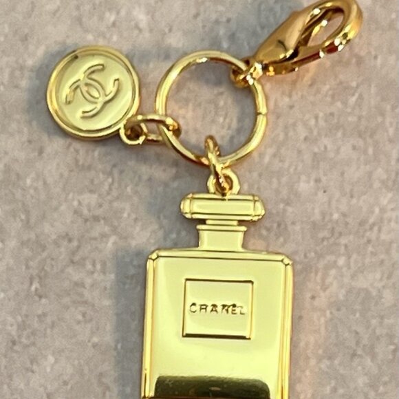 $300 Orig. Price Paid Authentic Licensed CHANEL Lot Charm Pendant Bottle Chain - Picture 3 of 15